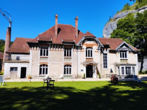 Gîte atypique dans une maison de caractère en bordure de riviere